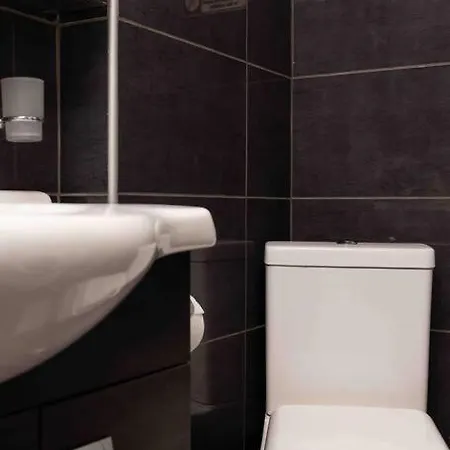 Luxury In Downtown Apartament Salonic