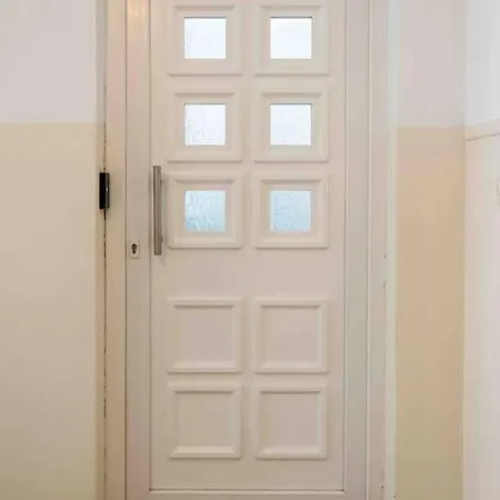 Luxury In Downtown Apartament Salonic