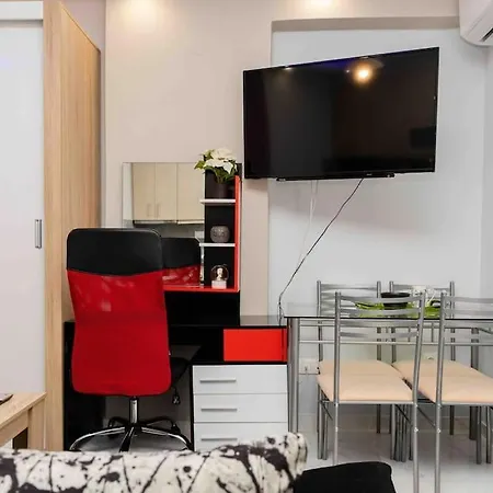 Luxury In Downtown Apartment
